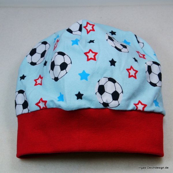 Babymütze,Bündchenmütze, anliegende Mütze,Fußball hellblau rot